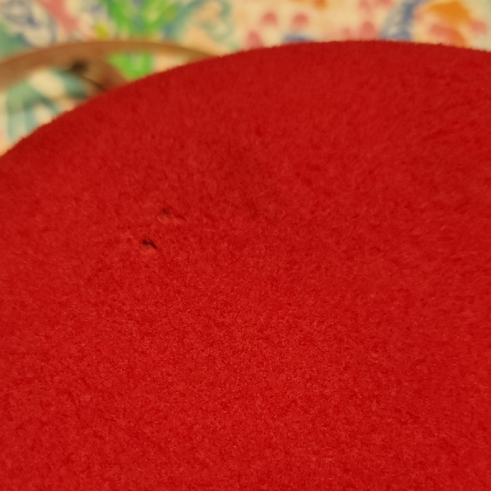 Chic Red Women's Hat with Black Band - Picture 4 of 10